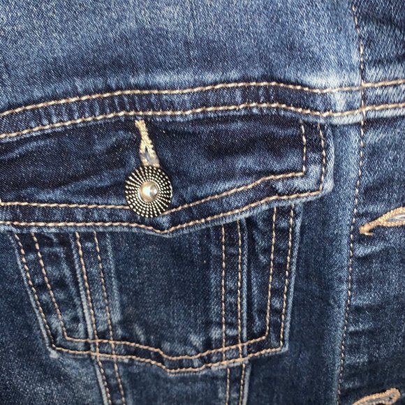 Jeans Jacket, Laura with discreet luxery on the sleeves (small stones)., Size 6. - Picture 10 of 12